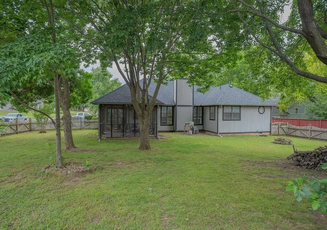 Photo 2 of Single family home for sale at 1501 Tyson Dr, Joplin, MO 64801 | MLS# 2642661 | Listing updated on 2026-09-17
