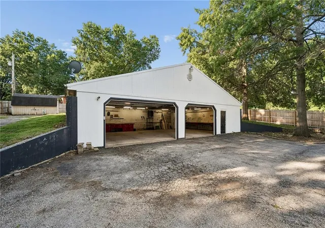 Photo 1 of Single family home for sale at 14601 E 39 Street S, Independence, MO 64055 | MLS# 2642664 | Listing updated on 2026-10-08