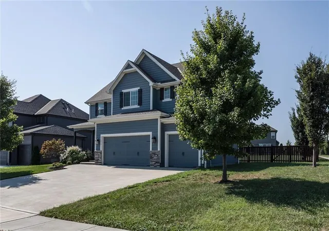Photo 2 of Single family home for sale at 25073 W 148th Terrace, Olathe, KS 66061 | MLS# 2642668 | Listing updated on 2026-10-10