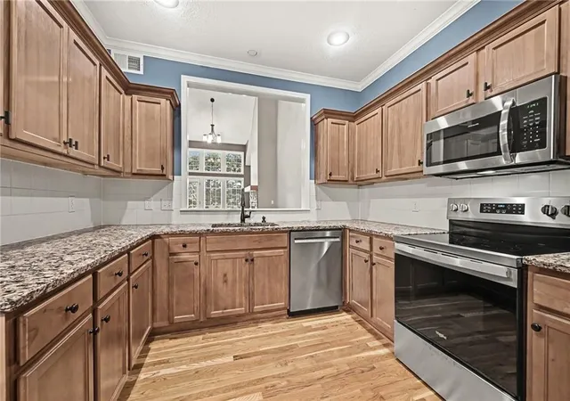 Photo 4 of Townhouse for sale at 2118 NE 107th Terrace, Kansas City, MO 64155 | MLS# 2642679 | Listing updated on 2026-10-06