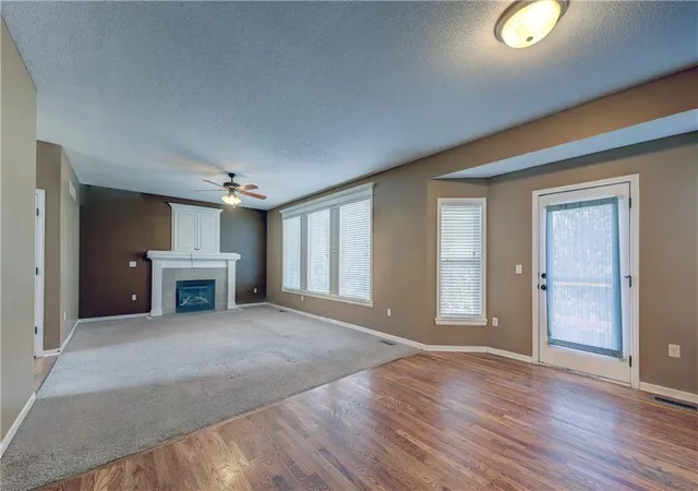 Photo 3 of Single family home for sale at 866 N Maple St, Gardner, KS 66030 | MLS# 2642683 | Listing updated on 2026-09-23