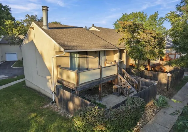 Photo 1 of Townhouse for sale at 10806 Westgate Rd, Overland Park, KS 66210 | MLS# 2642684 | Listing updated on 2026-10-04