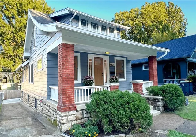 Photo 3 of Single family home for sale at 5809 Kenwood Ave, Kansas City, MO 64110 | MLS# 2642686 | Listing updated on 2026-10-04