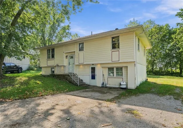 Photo 3 of Single family home for sale at 153 Cardinal Cir, Lawson, MO 64062 | MLS# 2642693 | Listing updated on 2026-09-23