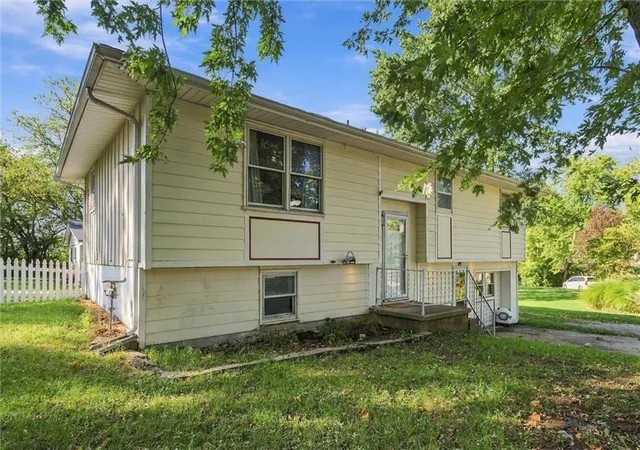 Photo 3 of Single family home for sale at 153 Cardinal Cir, Lawson, MO 64062 | MLS# 2642693 | Listing updated on 2026-09-23