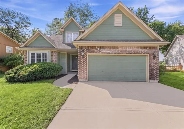 Single family home for sale at 6227 155th Place, Overland Park, KS 66223 | MLS# 2642696