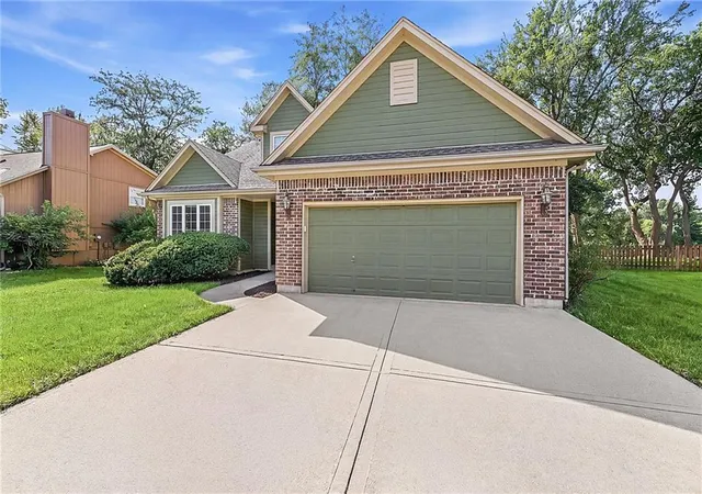 Photo 2 of Sale Pending at 6227 155th Place, Overland Park, KS 66223 | MLS# 2642696 | Listing updated on 2026-09-28