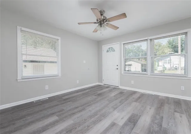 Photo 4 of Single family home for sale at 4517 Lawn Ave, Kansas City, MO 64130 | MLS# 2642697 | Listing updated on 2026-09-18