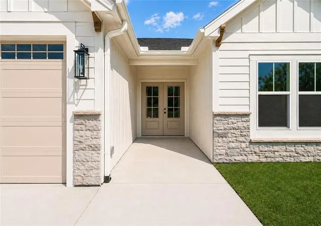 Photo 2 of Single family home for sale at 1102 Eli Ln, Warrensburg, MO 64093 | MLS# 2642703 | Listing updated on 2026-10-08