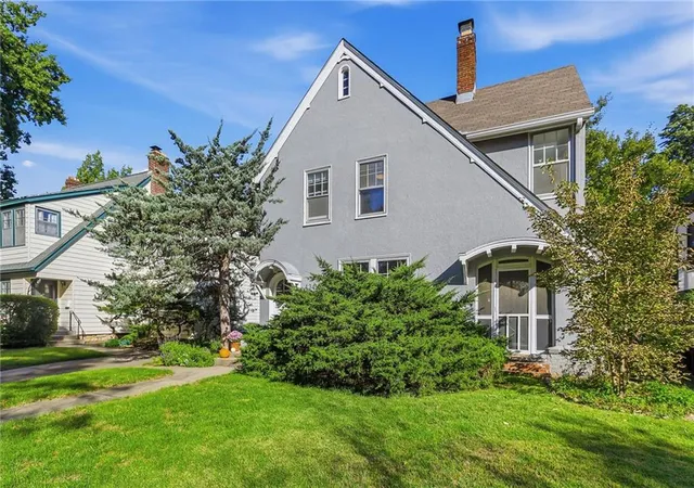 Photo 1 of Single family home for sale at 434 Greenway Ter, Kansas City, MO 64113 | MLS# 2642705 | Listing updated on 2026-10-18