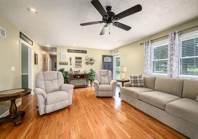 Photo 4 of Sale Pending at 22400 W 73rd Terrace, Shawnee, KS 66227 | MLS# 2642707 | Listing updated on 2026-09-21
