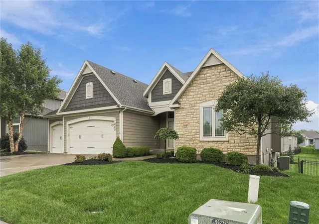 Photo 2 of Single family home for sale at 7485 NW Forest Lakes Dr, Kansas City, MO 64152 | MLS# 2642709 | Listing updated on 2026-10-04
