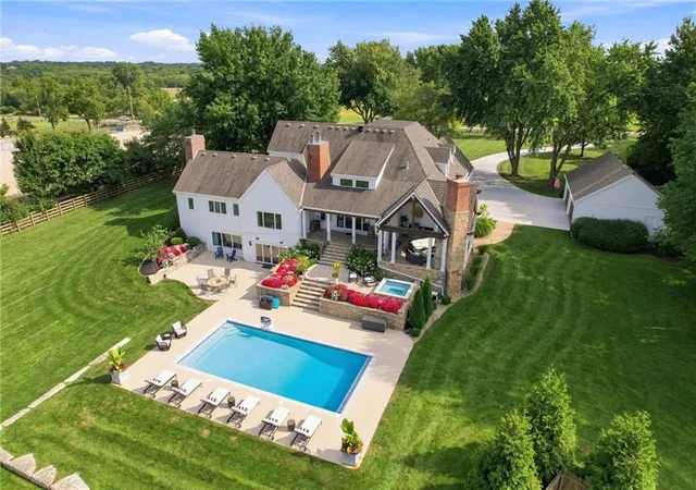 Photo 2 of Sale Pending at 5700 W 183rd Street, Stilwell, KS 66085 | MLS# 2642710 | Listing updated on 2026-09-22