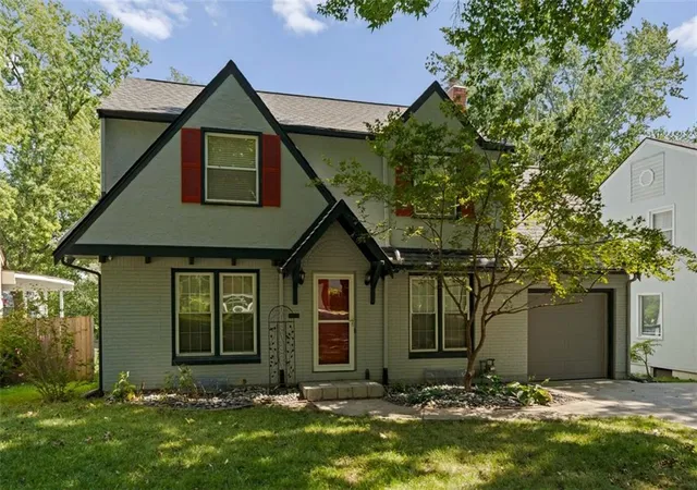 Photo 1 of Sale Pending at 7411 Campbell St, Kansas City, MO 64131 | MLS# 2642720 | Listing updated on 2026-10-05