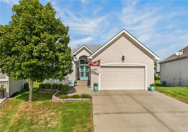 Photo 1 of Single family home for sale at 3328 Sw Jessie Ln, Lees Summit, MO 64082 | MLS# 2642721 | Listing updated on 2026-09-19