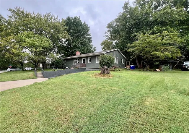 Single family home for sale at 6612 W 85th Street, Overland Park, KS 66212 | MLS# 2642722