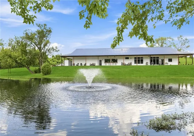 Single family home for sale at 12820 NW Crooked Rd, Kansas City, MO 64152 | MLS# 2642725