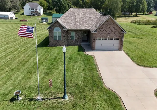 Single family home for sale at 8301 SW State Route V Hwy, St Joseph, MO 64504 | MLS# 2642726
