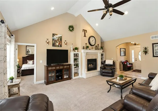 Photo 3 of Single family home for sale at 8301 Sw State Route V Hwy, St Joseph, MO 64504 | MLS# 2642726 | Listing updated on 2026-09-24