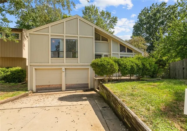 Photo 1 of Single family home for sale at 11921 W 66th Terrace, Shawnee, KS 66216 | MLS# 2642731 | Listing updated on 2026-09-18