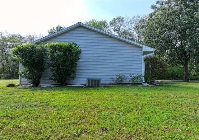 Photo 3 of Sale Pending at 15562 E Kaw Rapids Rd, Nevada, MO 64772 | MLS# 2642732 | Listing updated on 2026-09-21
