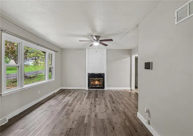 Photo 4 of Single family home for sale at 8605 Spring Valley Rd, Raytown, MO 64138 | MLS# 2642733 | Listing updated on 2026-10-06