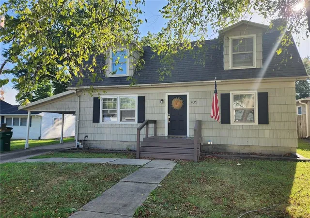 Photo 1 of Single family home for sale at 705 S Woodland St, Pittsburg, KS 66762 | MLS# 2642734 | Listing updated on 2026-10-10