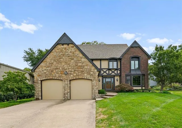 Single family home for sale at 11754 Gillette St, Overland Park, KS 66210 | MLS# 2642737