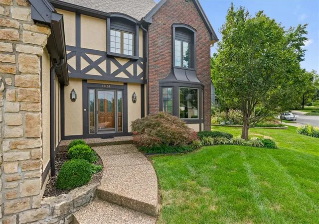 Photo 2 of Single family home for sale at 11754 Gillette St, Overland Park, KS 66210 | MLS# 2642737 | Listing updated on 2026-10-01