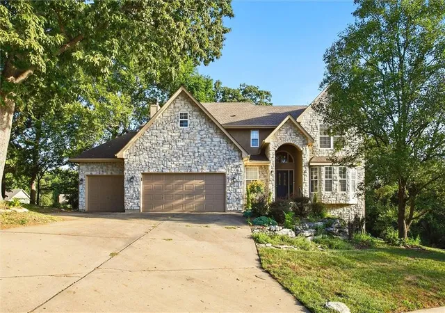 Photo 2 of Single family home for sale at 22808 E 28th Street Ct, Blue Springs, MO 64015 | MLS# 2642739 | Listing updated on 2026-10-03