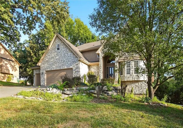 Photo 3 of Single family home for sale at 22808 E 28th Street Ct, Blue Springs, MO 64015 | MLS# 2642739 | Listing updated on 2026-10-03