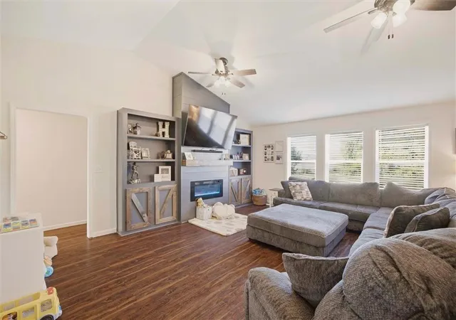 Photo 3 of Single family home for sale at 501 Ohio St, East Lynne, MO 64743 | MLS# 2642740 | Listing updated on 2026-10-13