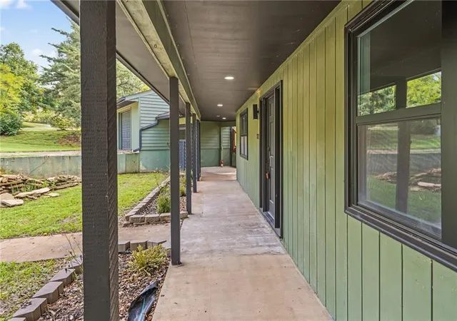 Photo 3 of Single family home for sale at 2729 Stratford Rd, Lawrence, KS 66049 | MLS# 2642741 | Listing updated on 2026-10-18
