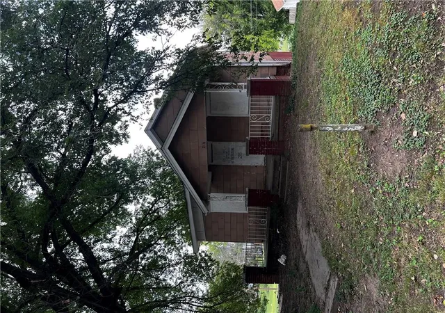 Single family home for sale at 212 S 15th Street, Saint Joseph, MO 64501 | MLS# 2642746