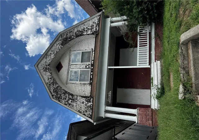 Single family home for sale at 1513 Charles St, Saint Joseph, MO 64501 | MLS# 2642749