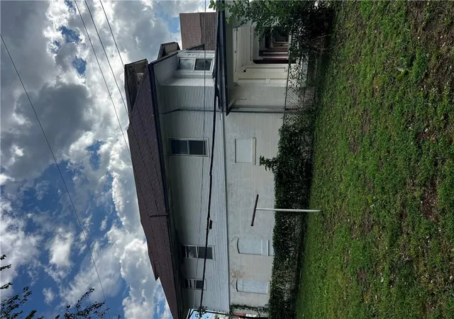 Photo 3 of Single family home for sale at 1513 Charles St, Saint Joseph, MO 64501 | MLS# 2642749 | Listing updated on 2026-09-23