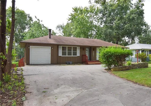 Single family home for sale at 7301 W 89th Street, Overland Park, KS 66212 | MLS# 2642750