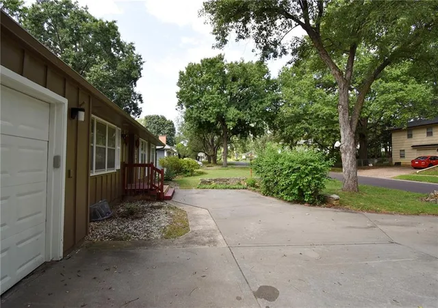 Photo 1 of Single family home for sale at 7301 W 89th Street, Overland Park, KS 66212 | MLS# 2642750 | Listing updated on 2026-09-24