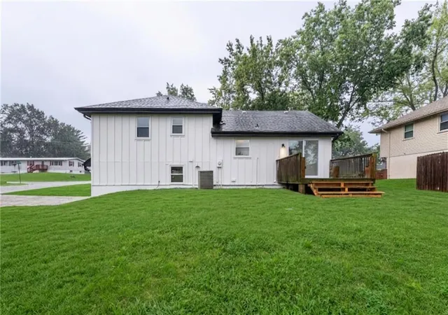 Photo 3 of Sale Pending at 1900 Karlton Way, Excelsior Springs, MO 64024 | MLS# 2642766 | Listing updated on 2026-09-23