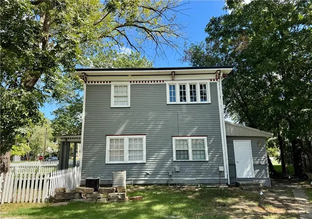 Photo 3 of House for sale at 203 S W Arch & 304 Main St, Nevada, MO 64772 | MLS# 2642773 | Listing updated on 2026-10-01