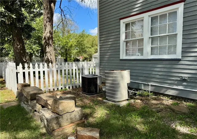 Photo 4 of House for sale at 203 S W Arch & 304 Main St, Nevada, MO 64772 | MLS# 2642773 | Listing updated on 2026-10-01