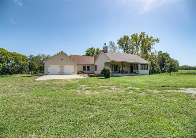 Photo 3 of Single family home for sale at 25205 E Blue Mills Rd, Independence, MO 64058 | MLS# 2642783 | Listing updated on 2026-09-19