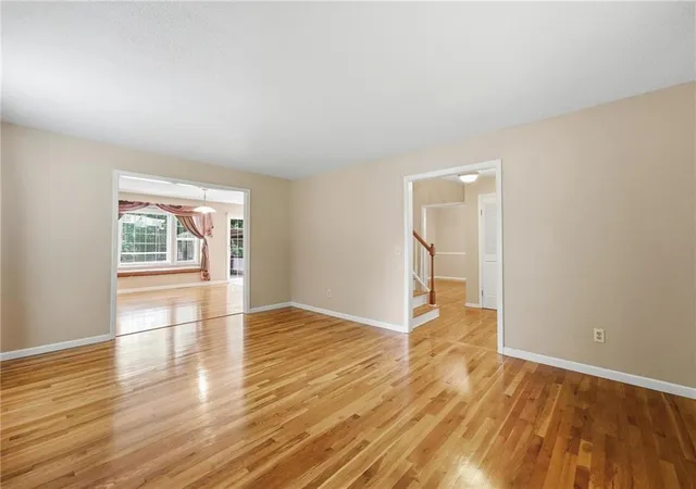 Photo 3 of Single family home for sale at 5528 Nw Verlin Dr, Kansas City, MO 64152 | MLS# 2642785 | Listing updated on 2026-09-18