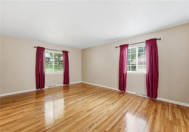 Photo 3 of Single family home for sale at 5528 NW Verlin Dr, Kansas City, MO 64152 | MLS# 2642785 | Listing updated on 2026-09-18