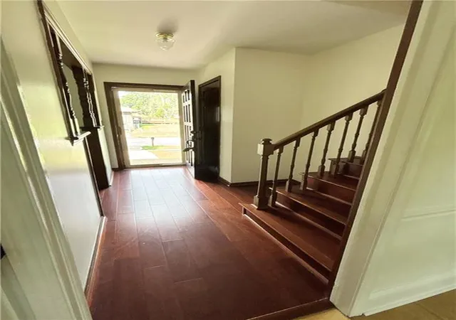 Photo 3 of Single family home for sale at 207 Se Claremont St, Lees Summit, MO 64063 | MLS# 2642786 | Listing updated on 2026-09-25