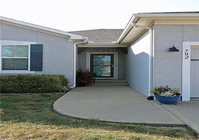 Photo 4 of Single family home for sale at 702 Andy Ct, Belton, MO 64012 | MLS# 2642789 | Listing updated on 2026-09-20