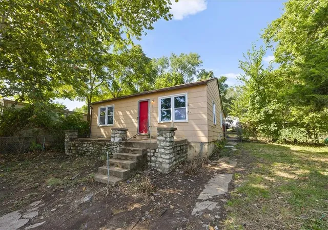 Photo 2 of Single family home for sale at 1134 Merriam Ln, Kansas City, KS 66103 | MLS# 2642790 | Listing updated on 2026-09-18