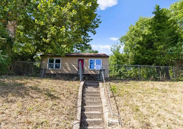 Photo 3 of Single family home for sale at 1134 Merriam Ln, Kansas City, KS 66103 | MLS# 2642790 | Listing updated on 2026-09-18
