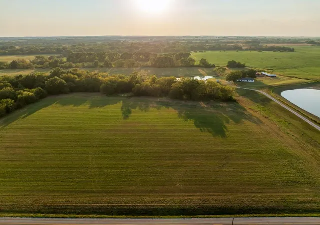 Single family home for sale at 4002 NE State Route Bb Hwy, Butler, MO 64730 | MLS# 2642792