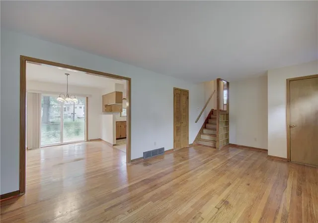 Photo 2 of Single family home for sale at 1532 NE 51st Terrace, Kansas City, MO 64118 | MLS# 2642794 | Listing updated on 2026-10-03
